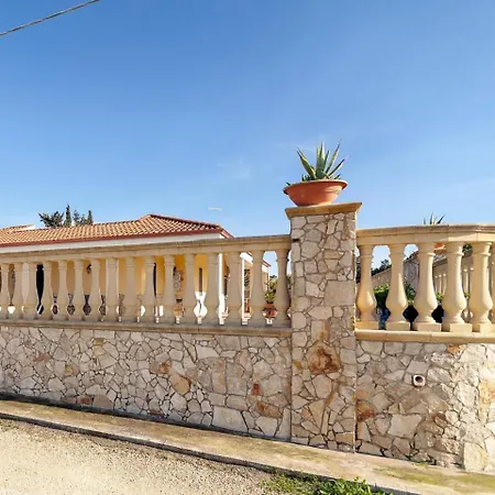 Locazione Turistica Libra *
